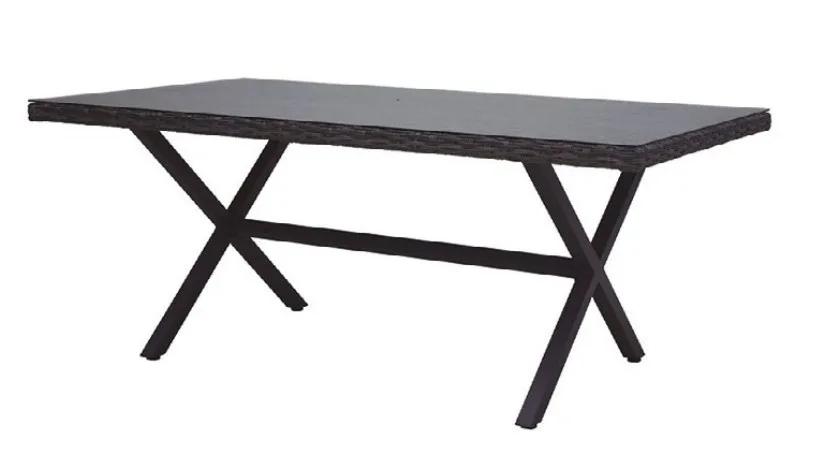 Mesa de ratán con cristal